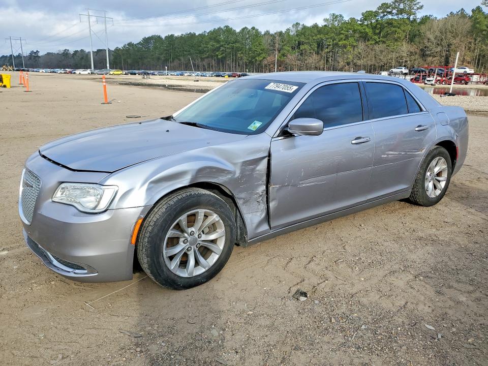 Auction sale of the 2015 Chrysler 300, vin: 2C3CCAAG0FH810470, lot number: 77947055