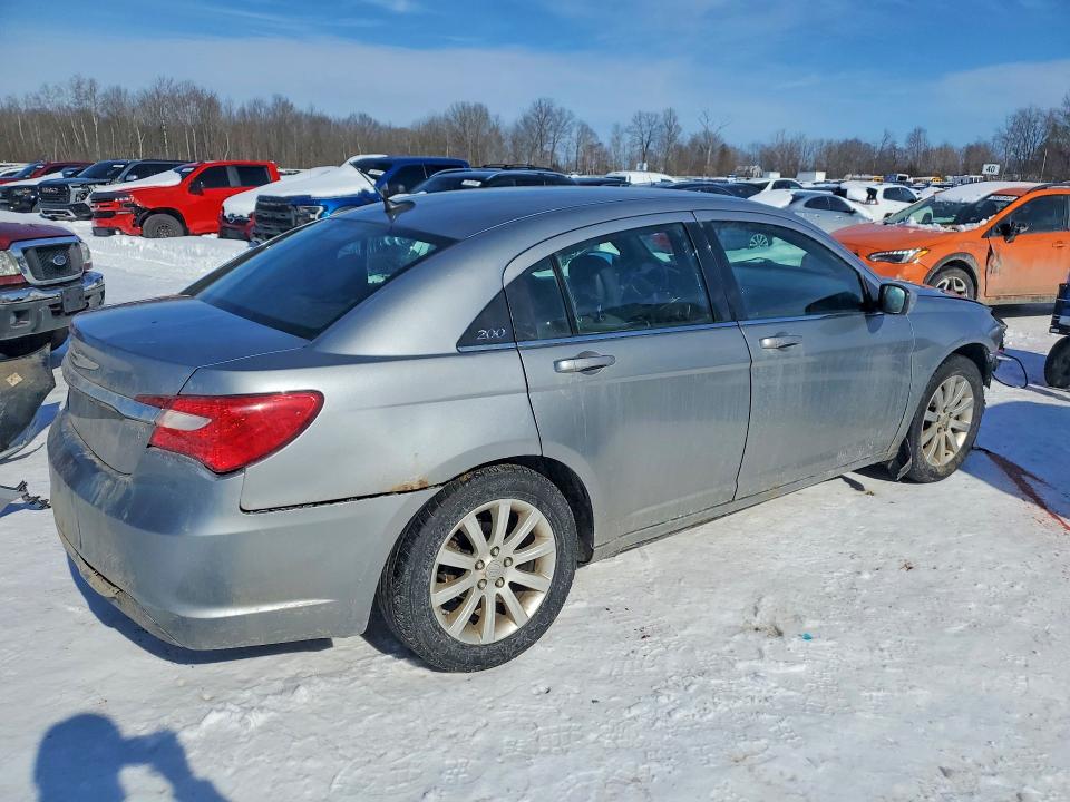 77344535 :رقم المزاد ، 1C3CCBBGXEN115052 vin ، 2014 Chrysler 200 مزاد بيع