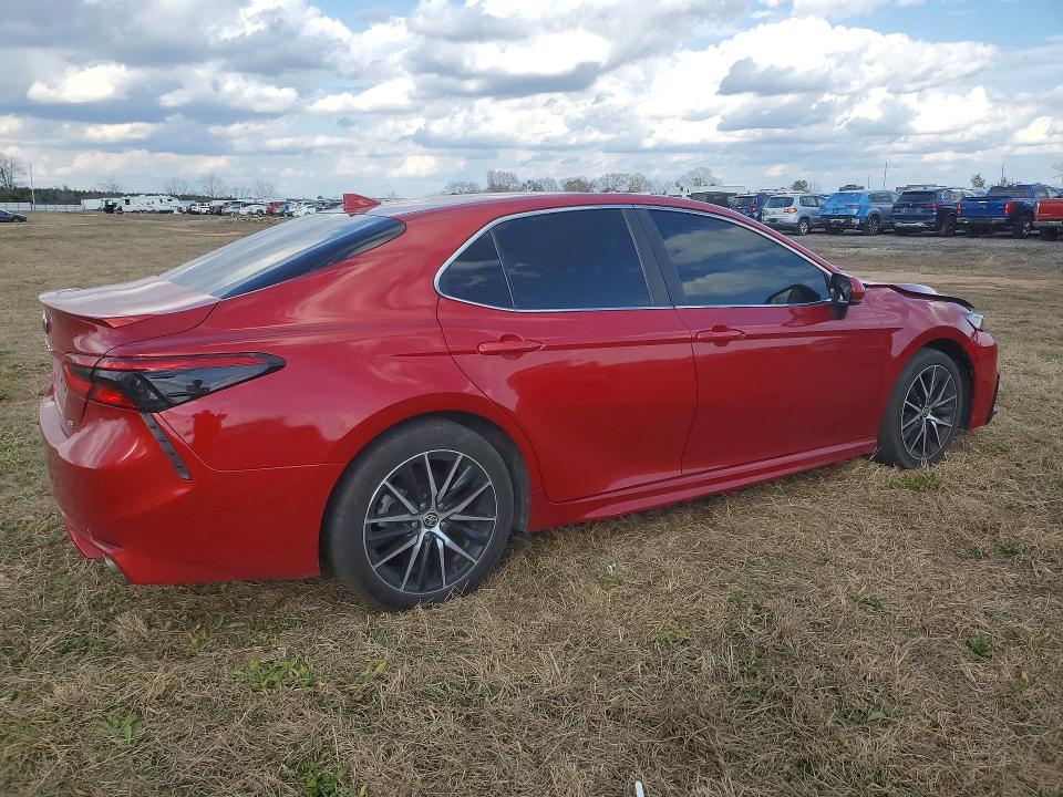 76725085 :رقم المزاد ، 4T1G11AK3MU489005 vin ، 2021 Toyota Camry مزاد بيع