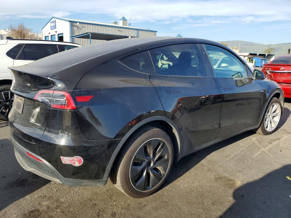 76264965 :رقم المزاد ، 7SAYGDEE9PF972270 vin ، 2023 Tesla Model Y مزاد بيع