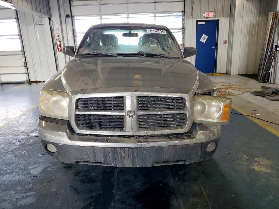 76567525 :رقم المزاد ، 1D7HW48K05S290787 vin ، 2005 Dodge Dakota مزاد بيع