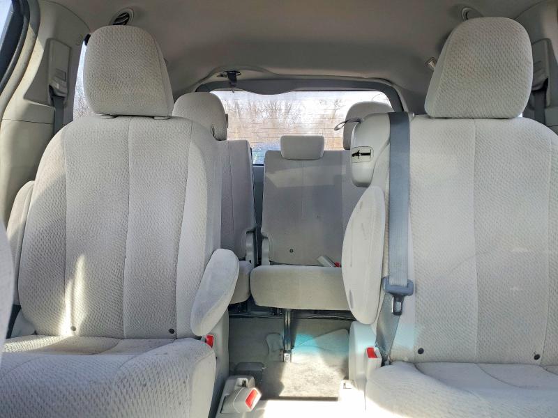 78076735 :رقم المزاد ، 5TDKK3DC5CS245807 vin ، 2012 Toyota Sienna مزاد بيع