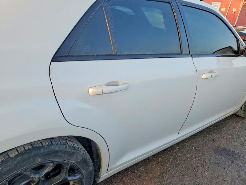 75639235 :رقم المزاد ، 2C3CCABG9FH832790 vin ، 2015 Chrysler 300 مزاد بيع