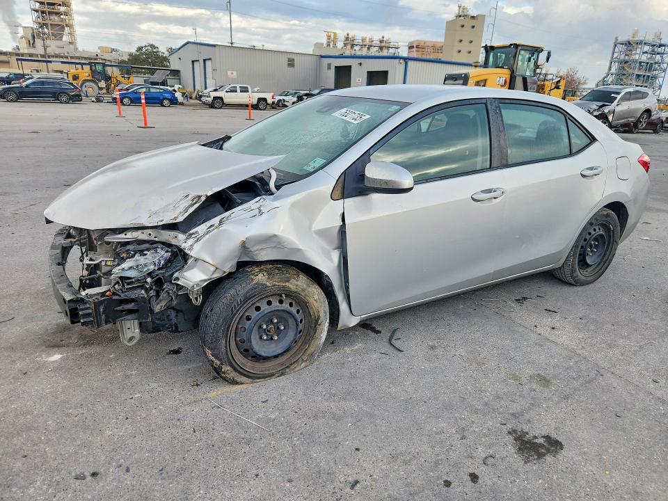 76321735 :رقم المزاد ، 2T1BURHE4JC029042 vin ، 2018 Toyota Corolla مزاد بيع