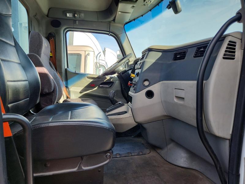 Продажа на аукционе авто 2018 Peterbilt 579, vin: 1XPBA48X0JD477454, номер лота: 77527265