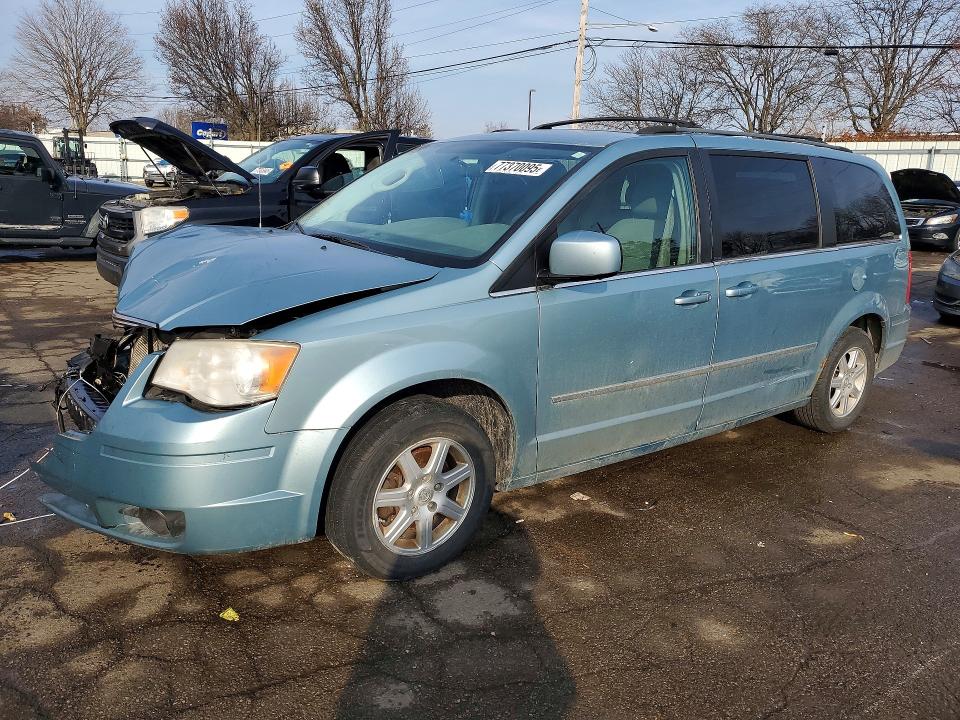 77370095 :رقم المزاد ، 2A4RR5D12AR294063 vin ، 2010 Chrysler Town & Country مزاد بيع