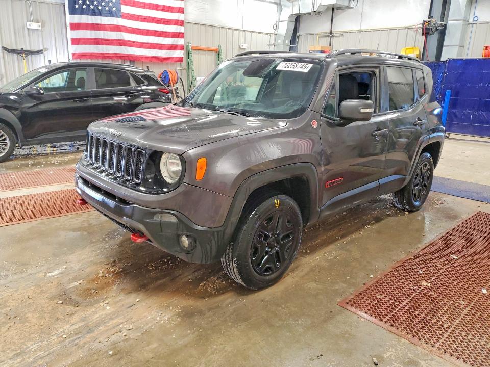 76258745 :رقم المزاد ، ZACCJBCB3JPH69087 vin ، 2018 Jeep Renegade مزاد بيع