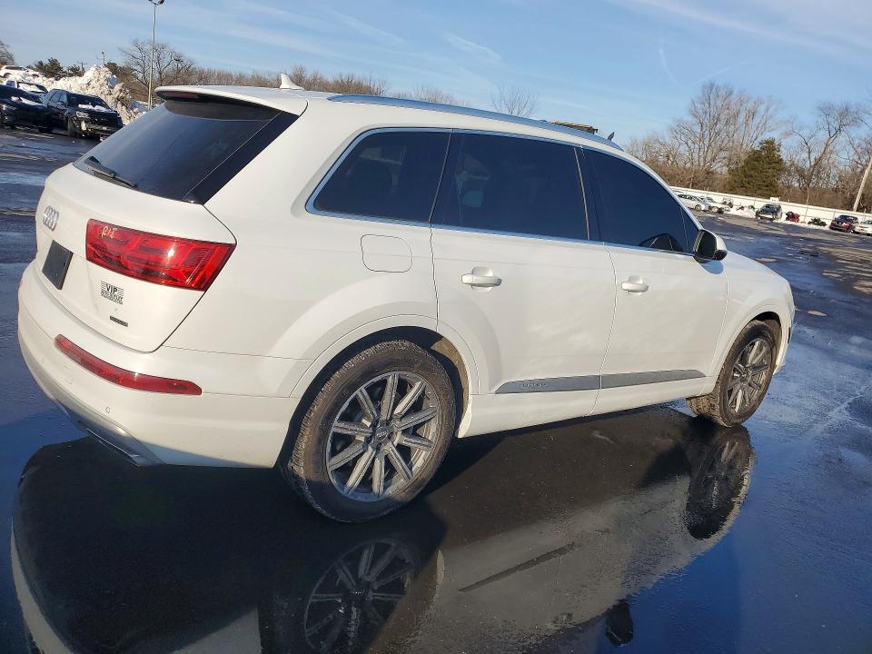 Продаж на аукціоні авто 2018 Audi Q7, vin: WA1LHAF73JD050301, номер лоту: 76117505