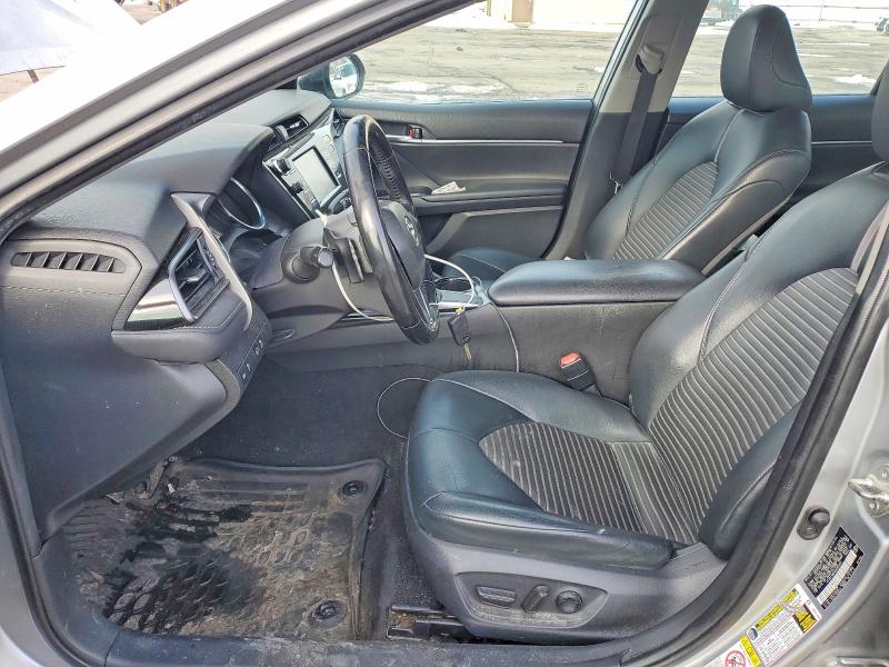 75883915 :رقم المزاد ، 4T1B11HK4KU692384 vin ، 2019 Toyota Camry مزاد بيع