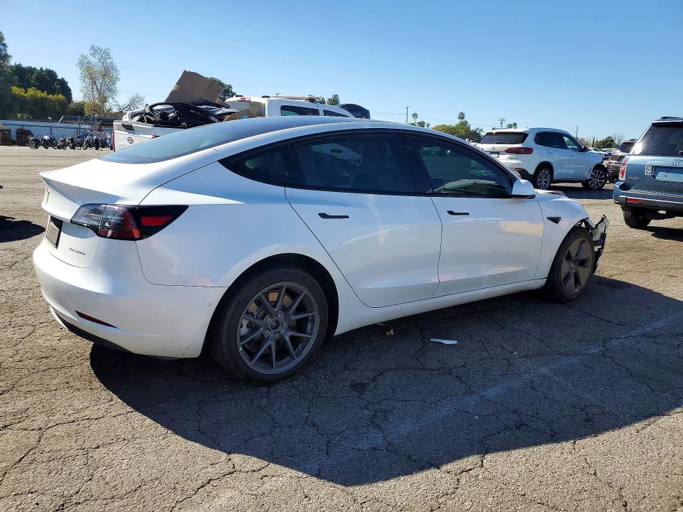 77019575 :رقم المزاد ، 5YJ3E1EB2NF253585 vin ، 2022 Tesla Model 3 مزاد بيع