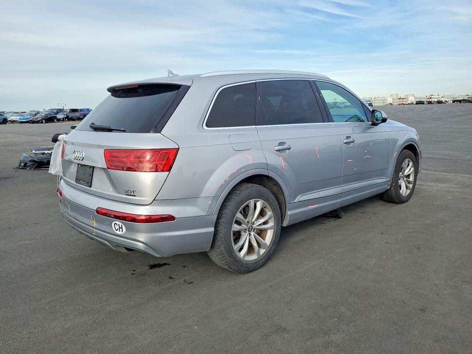 Продажа на аукционе авто 2017 Audi Q7, vin: WA1AAAF75HD004023, номер лота: 77812085
