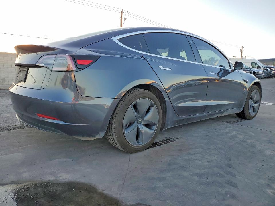 78119845 :رقم المزاد ، 5YJ3E1EA5KF426924 vin ، 2019 Tesla Model 3 مزاد بيع