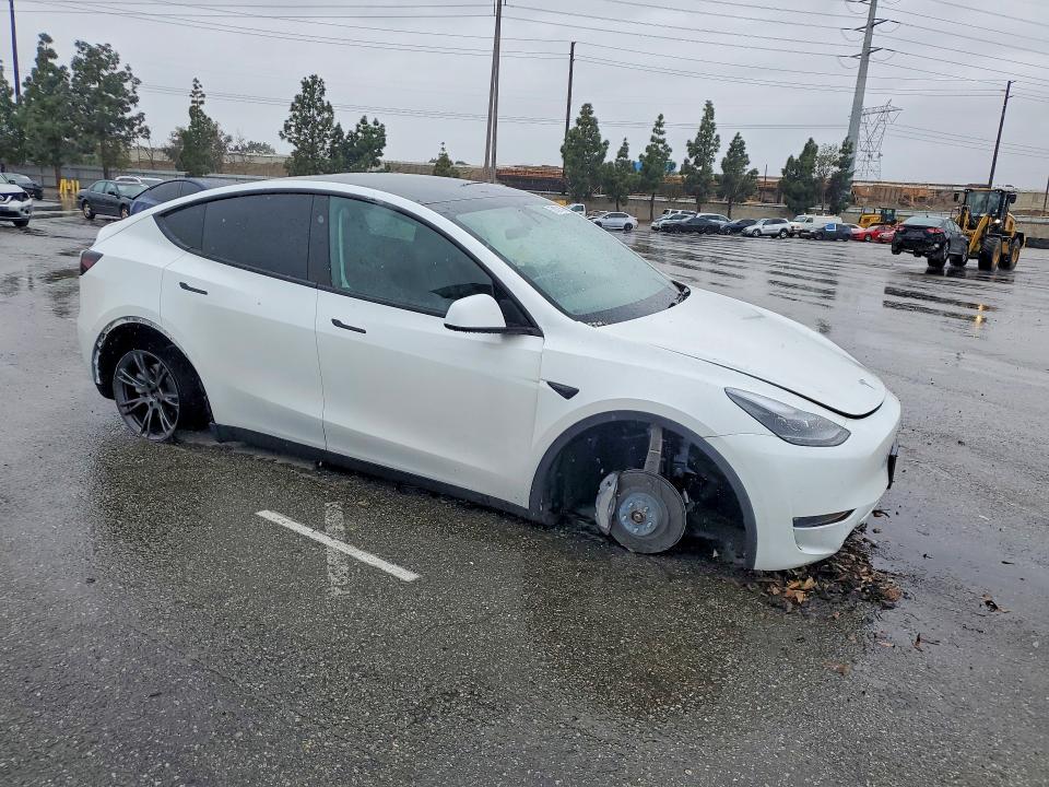 Продажа на аукционе авто 2025 Tesla Model Y, vin: 7SAYGDEE3SF307292, номер лота: 78102145