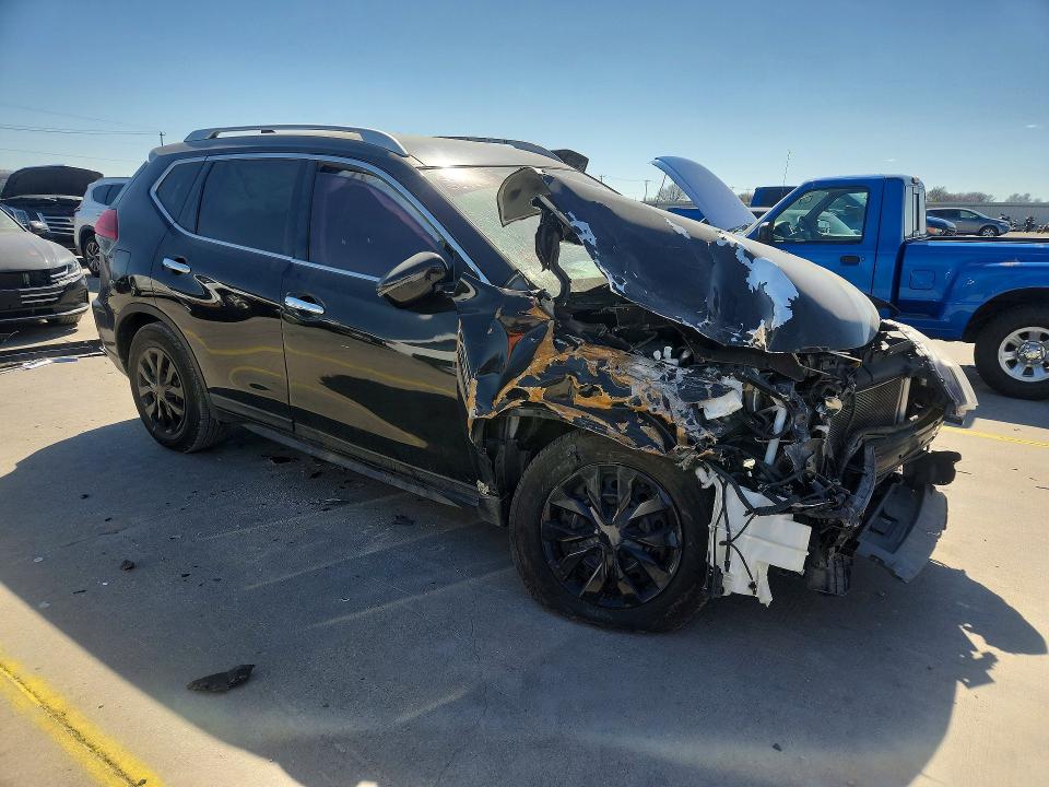 2017 Nissan Rogue მანქანა იყიდება აუქციონზე, vin: KNMAT2MT9HP561621, აუქციონის ნომერი: 79226885
