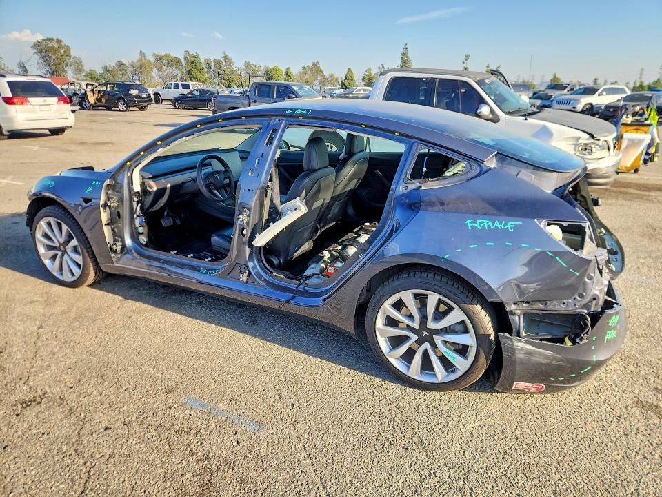 2020 Tesla Model 3 მანქანა იყიდება აუქციონზე, vin: 5YJ3E1EA7LF645689, აუქციონის ნომერი: 76403535