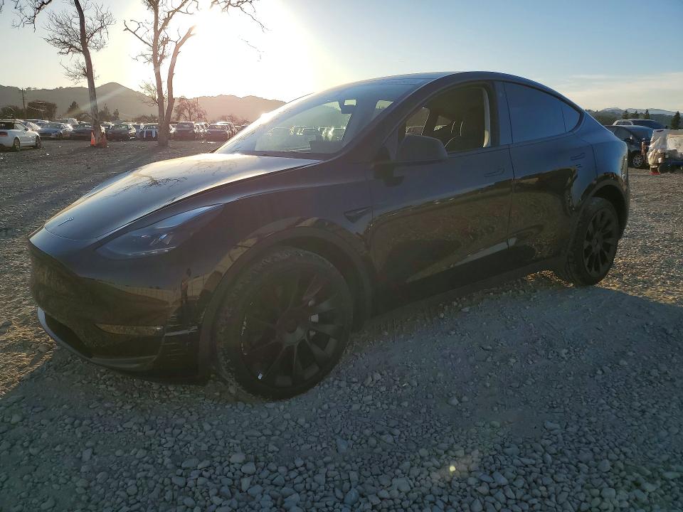 75625405 :رقم المزاد ، 7SAYGDEE6PF608159 vin ، 2023 Tesla Model Y مزاد بيع