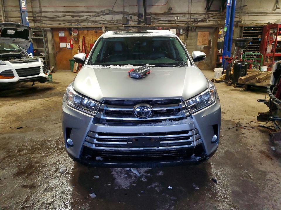 Продажа на аукционе авто 2017 Toyota Highlander, vin: 5TDDZRFH3HS364785, номер лота: 74348565
