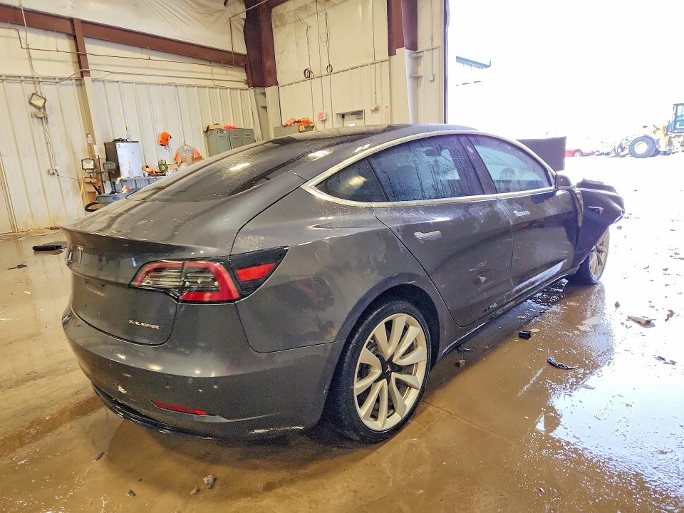 Продажа на аукционе авто 2018 Tesla Model 3, vin: 5YJ3E1EB5JF090652, номер лота: 76142865