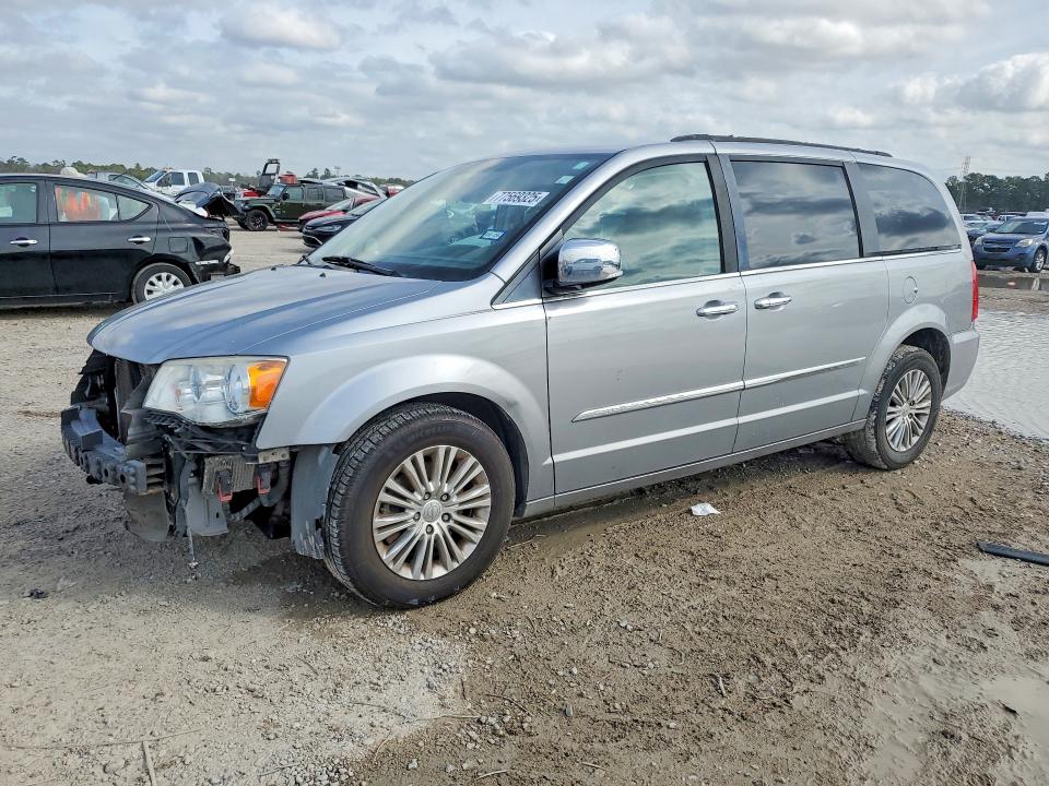 2015 Chrysler Town & Country მანქანა იყიდება აუქციონზე, vin: 2C4RC1CG1FR619640, აუქციონის ნომერი: 77569325