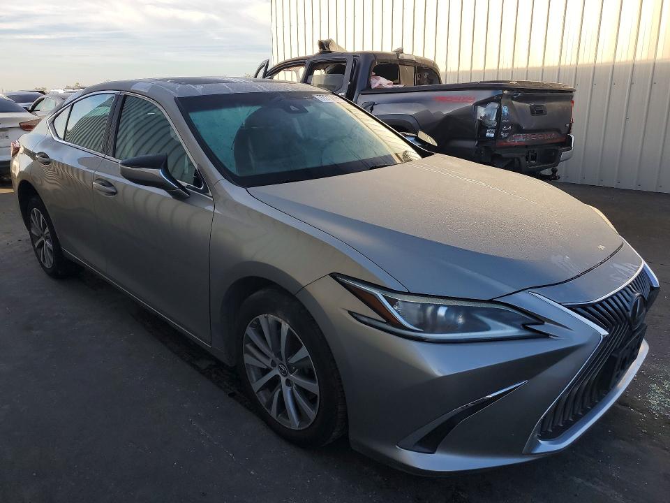49094576 :رقم المزاد ، 58ACZ1B1XLU057080 vin ، 2020 Lexus Es 350 مزاد بيع