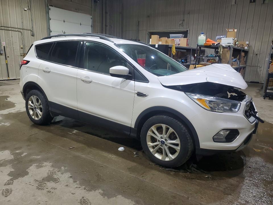 77513555 :رقم المزاد ، 1FMCU9GD2JUA77604 vin ، 2018 Ford Escape مزاد بيع