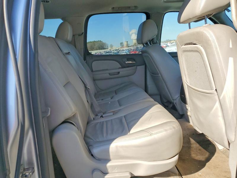 76794165 :رقم المزاد ، 1GNSCJE0XER192326 vin ، 2014 Chevrolet Suburban مزاد بيع