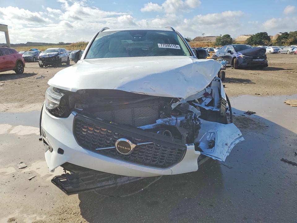 77595115 :رقم المزاد ، YV4L12UC0T2700326 vin ، 2026 Volvo Xc40 مزاد بيع