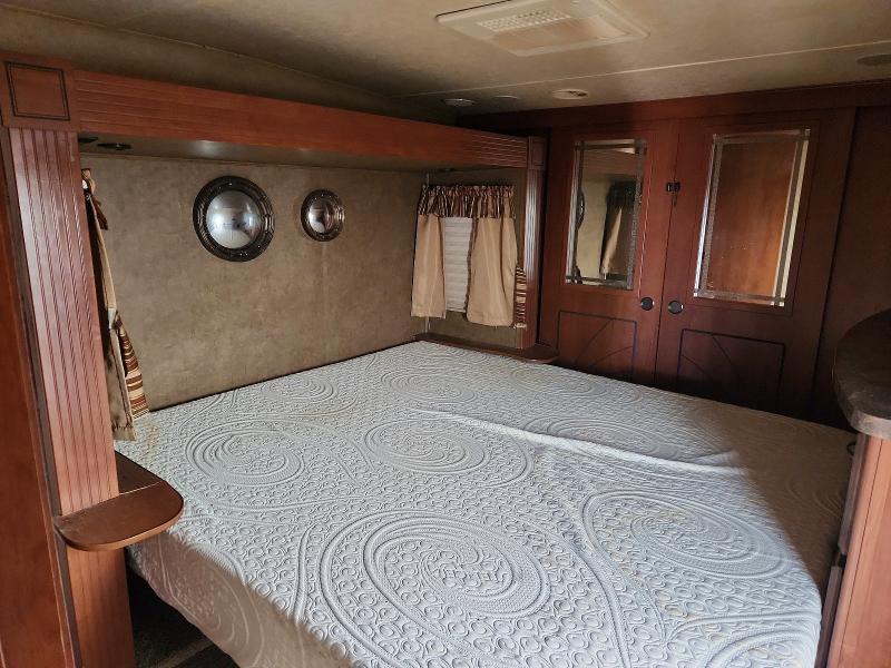 77330915 :رقم المزاد ، 4X4FSAM26EJ029424 vin ، 2014 Forest River Sandpiper Towables مزاد بيع