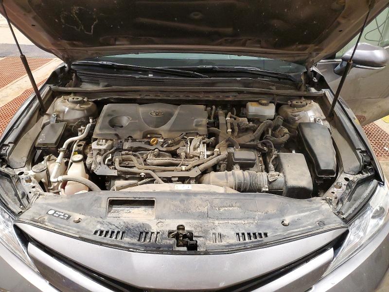 75677995 :رقم المزاد ، 4T1B21HK6JU007622 vin ، 2018 Toyota Camry Hybr مزاد بيع