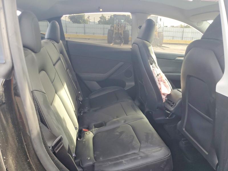 76613795 :رقم المزاد ، 7SAYGDEEXSF305846 vin ، 2025 Tesla Model Y مزاد بيع