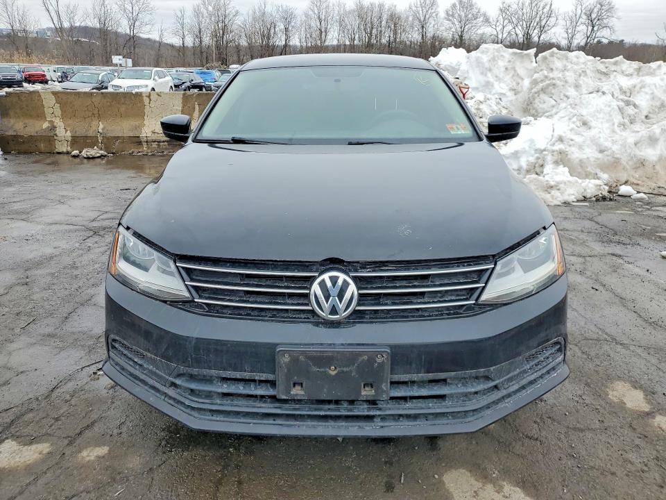 78068215 :رقم المزاد ، 3VW2B7AJ9HM415343 vin ، 2017 Volkswagen Jetta مزاد بيع