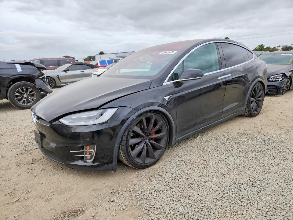 76669465 :رقم المزاد ، 5YJXCBE44JF142920 vin ، 2018 Tesla Model X مزاد بيع