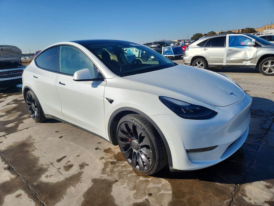 76845375 :رقم المزاد ، 7SAYGDEF7NF453224 vin ، 2022 Tesla Model Y مزاد بيع