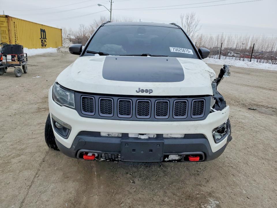 75625815 :رقم المزاد ، 3C4NJDDB0JT451214 vin ، 2018 Jeep Compass مزاد بيع