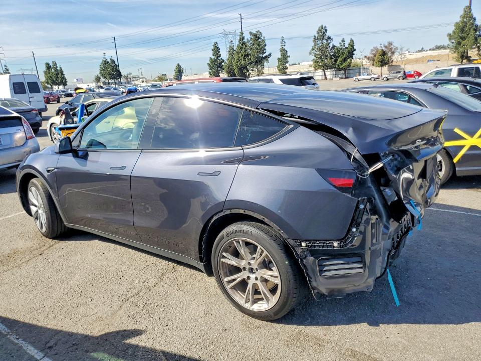 2024 Tesla Model Y მანქანა იყიდება აუქციონზე, vin: 7SAYGAEE5RF071608, აუქციონის ნომერი: 78550295