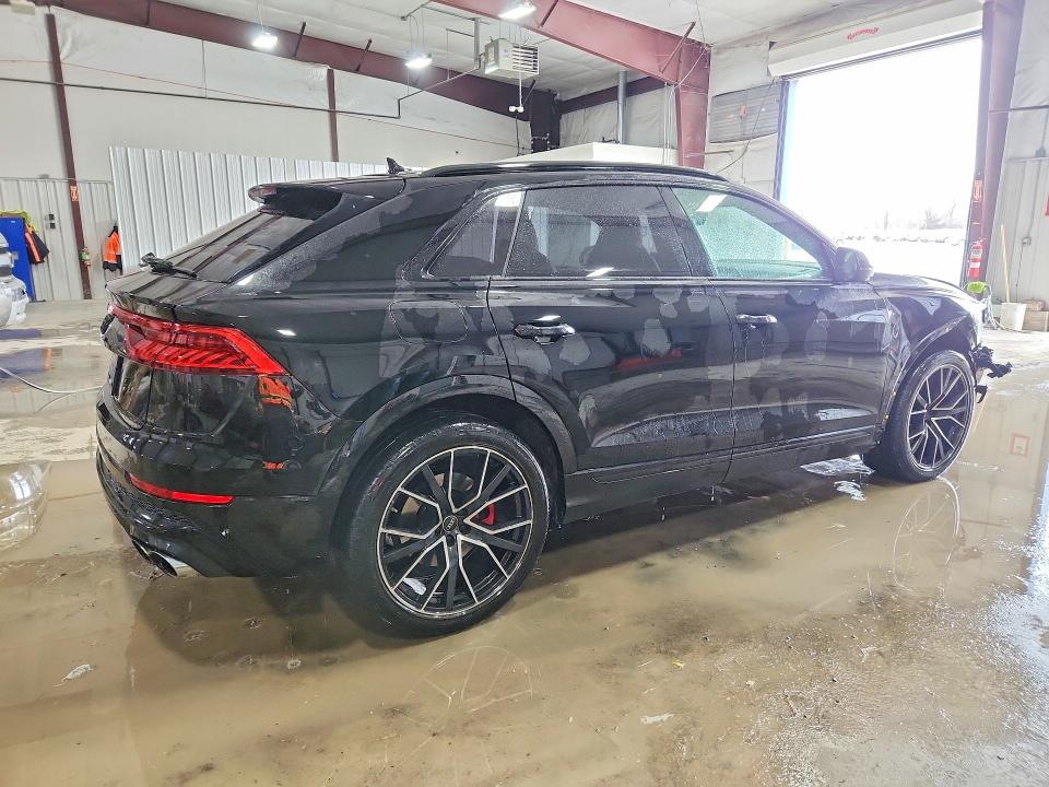 78320945 :رقم المزاد ، WA1CWBF19ND026257 vin ، 2022 Audi Sq8 مزاد بيع