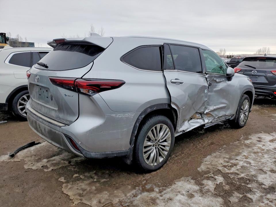 76973085 :رقم المزاد ، 5TDEBRCH6SS687622 vin ، 2025 Toyota Highlander مزاد بيع