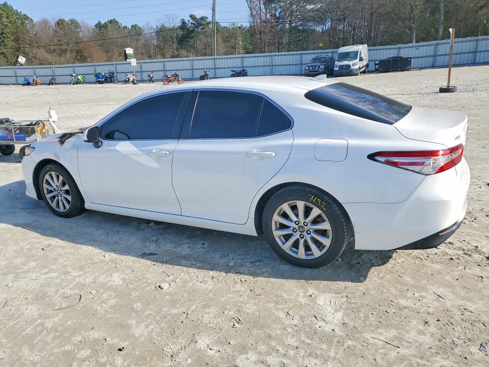 78331415 :رقم المزاد ، 4T1B11HK1KU822430 vin ، 2019 Toyota Camry مزاد بيع