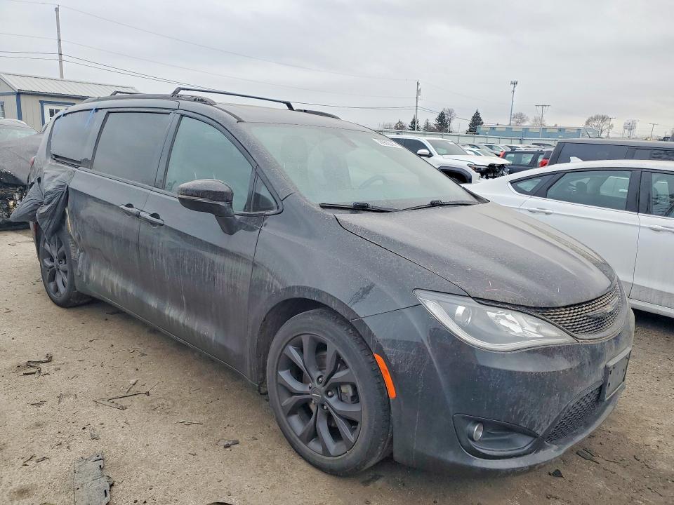 76962375 :رقم المزاد ، 2C4RC1GG8KR576998 vin ، 2019 Chrysler Pacifica مزاد بيع