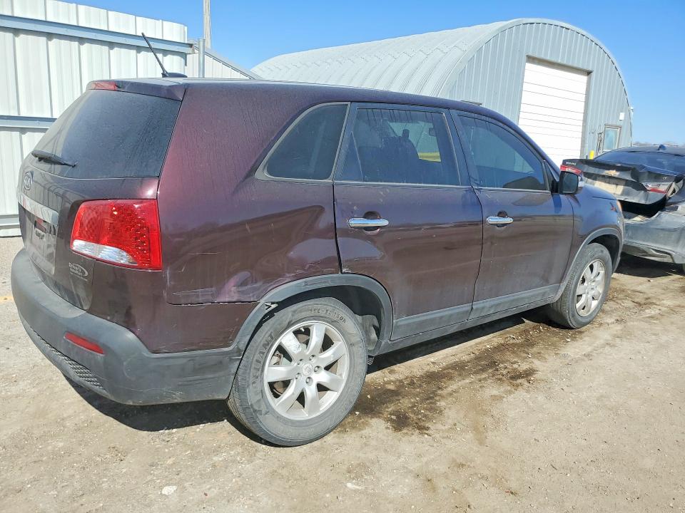 2011 Kia Sorento მანქანა იყიდება აუქციონზე, vin: 5XYKT3A16BG141631, აუქციონის ნომერი: 78802505