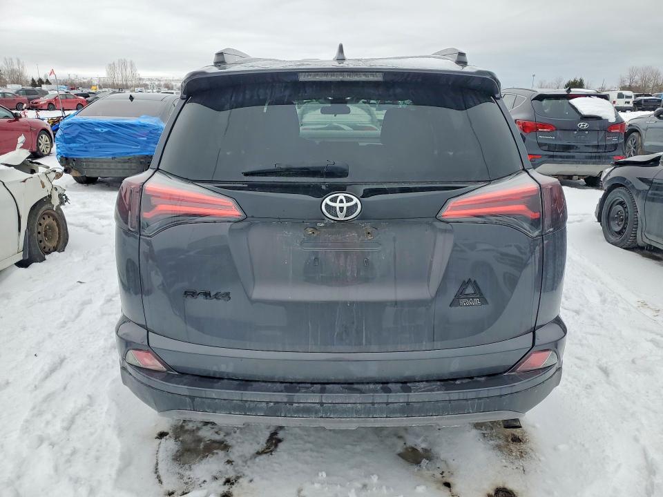 2018 Toyota Rav4 მანქანა იყიდება აუქციონზე, vin: 2T3RFREV2JW702042, აუქციონის ნომერი: 76425845