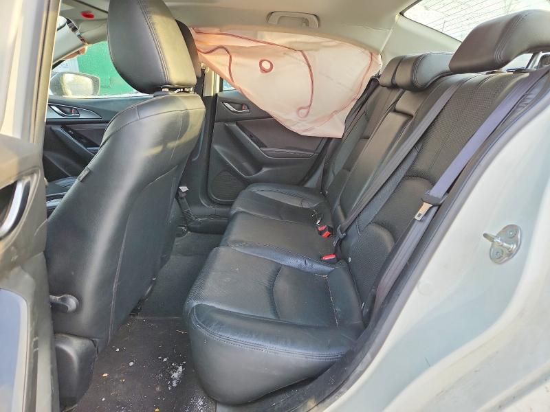 75637925 :رقم المزاد ، JM1BN1W30J1195840 vin ، 2018 Mazda 3 مزاد بيع