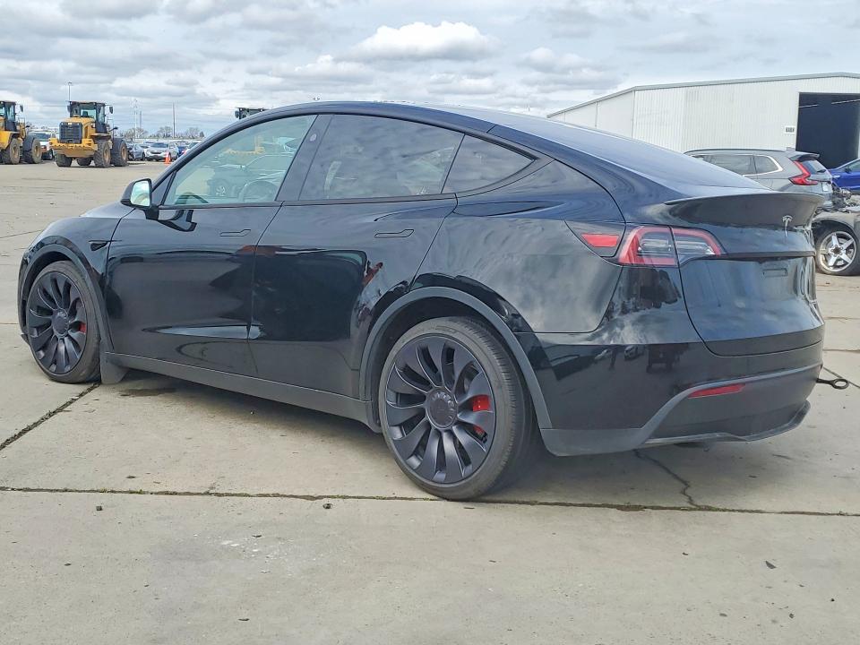 78697595 :رقم المزاد ، 7SAYGDEF9SF266451 vin ، 2025 Tesla Model Y مزاد بيع
