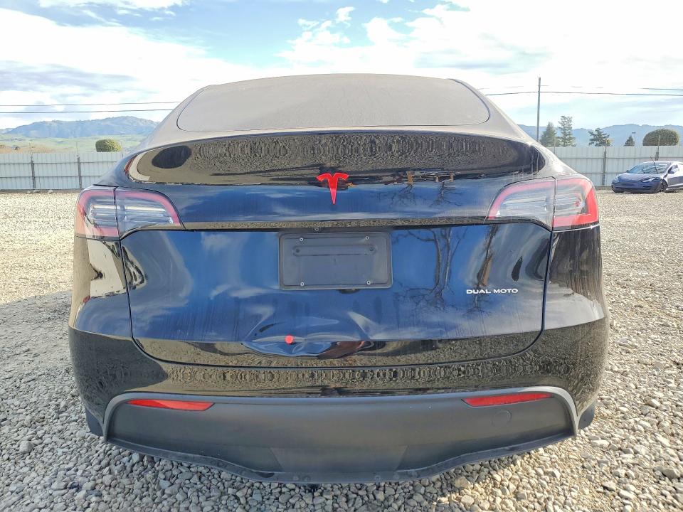 76546865 :رقم المزاد ، 7SAYGDEE5PF699182 vin ، 2023 Tesla Model Y مزاد بيع
