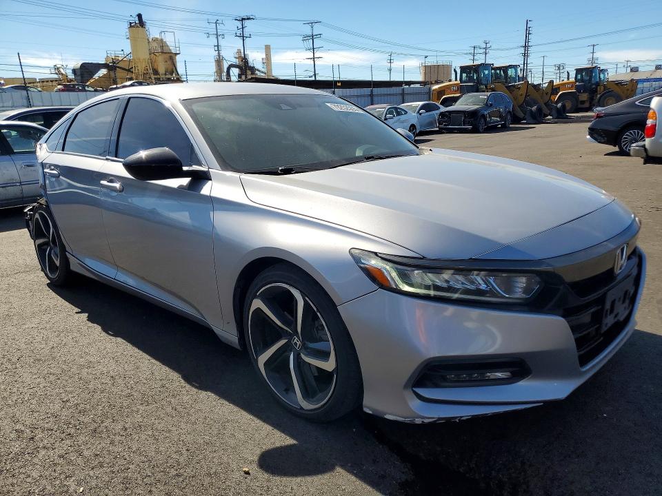 79252555 :رقم المزاد ، 1HGCV1F3XJA056448 vin ، 2018 Honda Accord مزاد بيع