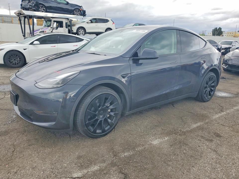 78097735 :رقم المزاد ، 7SAYGDEDXRF057342 vin ، 2024 Tesla Model Y مزاد بيع