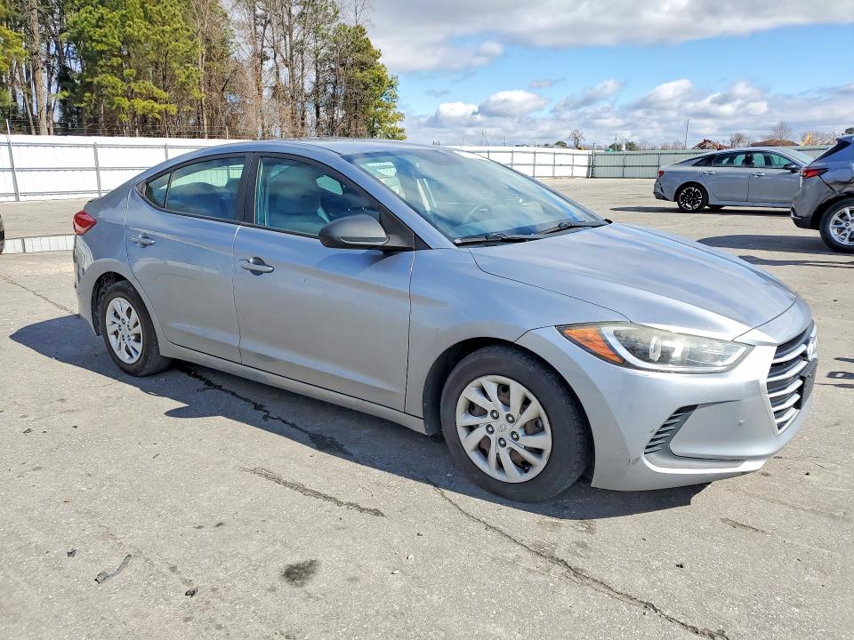 2017 Hyundai Elantra მანქანა იყიდება აუქციონზე, vin: 5NPD74LFXHH067031, აუქციონის ნომერი: 77501235