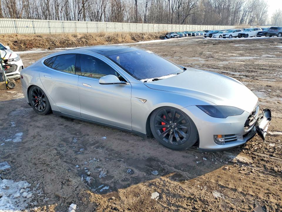 Продажа на аукционе авто 2015 Tesla Model S, vin: 5YJSA1E4XFF116419, номер лота: 79233635