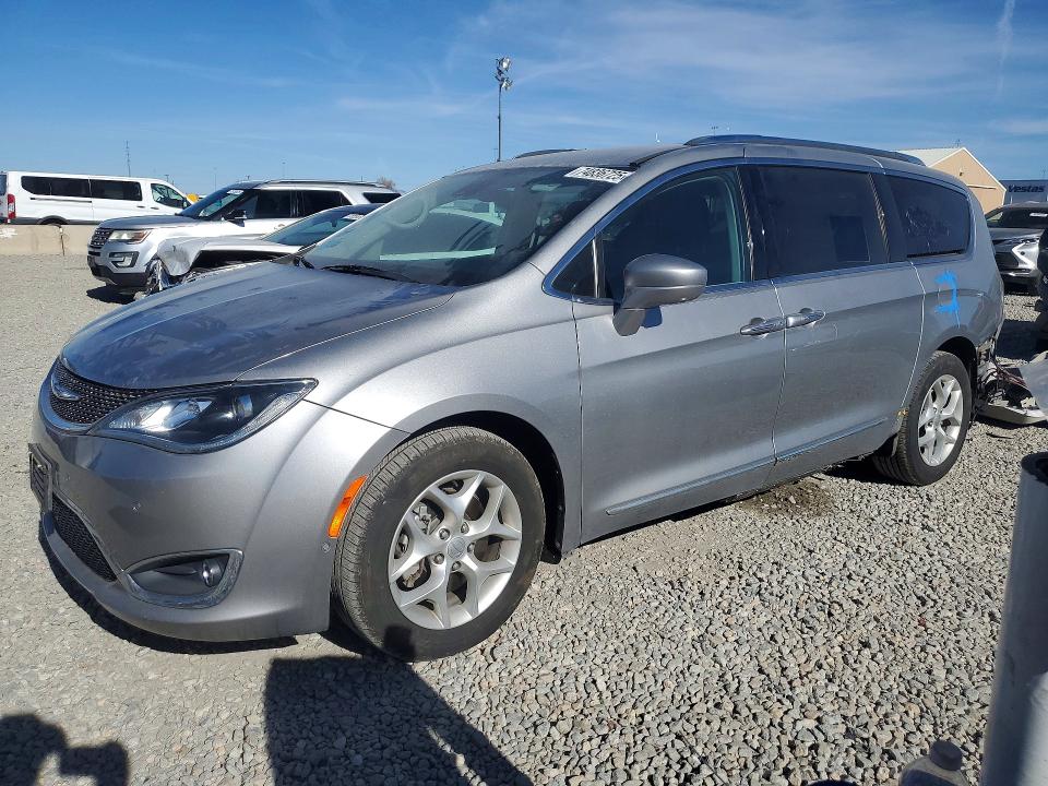 Продажа на аукционе авто 2017 Chrysler Pacifica, vin: 2C4RC1EG8HR653798, номер лота: 74836725