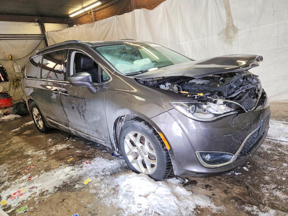 76600925 :رقم المزاد ، 2C4RC1EG5JR292858 vin ، 2018 Chrysler Pacifica مزاد بيع